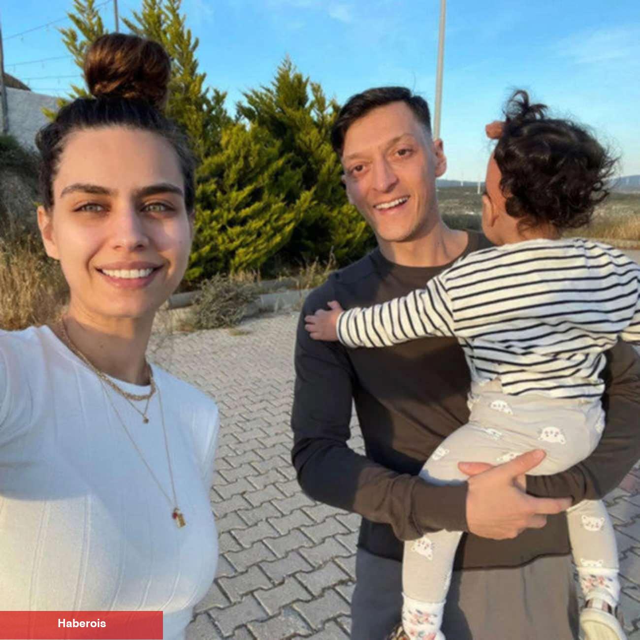 Mesut Özil eşi Amine Gülşe'ye aşkını haykırdı: Seni tüm kalbimle seviyorum!