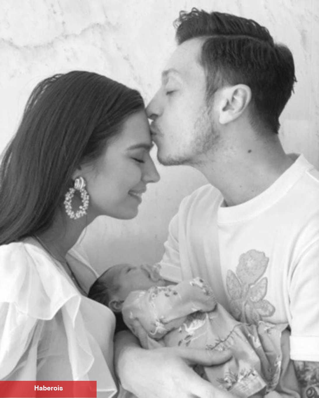 Mesut Özil eşi Amine Gülşe'ye aşkını haykırdı: Seni tüm kalbimle seviyorum!