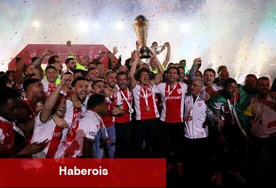 Muhteşem Lig'e yükselen Samsunspor kupasını aldı