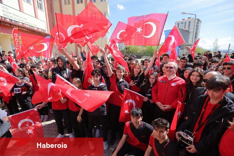 Sivas'ta Bilişim Lisesi'nde 'Togg' coşkusu
