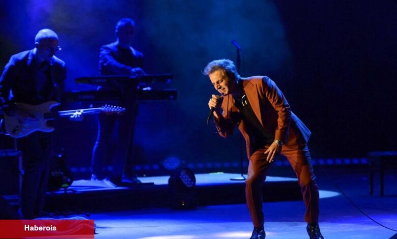 Teoman mesleğinin doruğunda ticarete atıldı! Konser alanında reklamını yaptı - Haberois Teoman mesleğinin doruğunda ticarete atıldı! Konser alanında reklamını yaptı