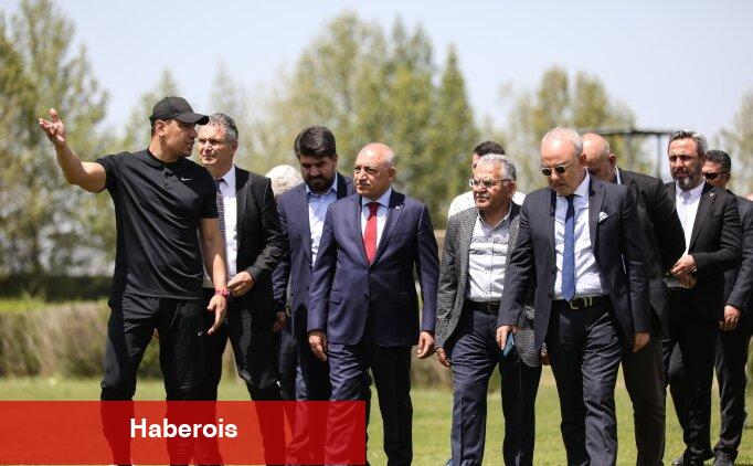 TFF Lideri Mehmet Büyükekşi, Kayserispor'u ziyaret etti - Haberois TFF Lideri Mehmet Büyükekşi, Kayserispor'u ziyaret etti