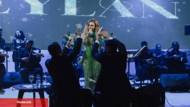 Türkücü Ceylan'a dolarlı şov! Sahne aldığı düğünde gelini unuttular