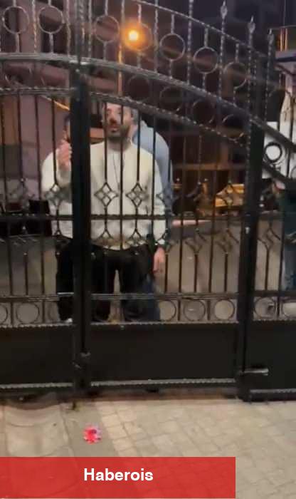Uğur Işılak dinlediği gerekçesiyle darp edildi! Ünlü sanatçı Murat Asan'ı yalnız bırakmadı