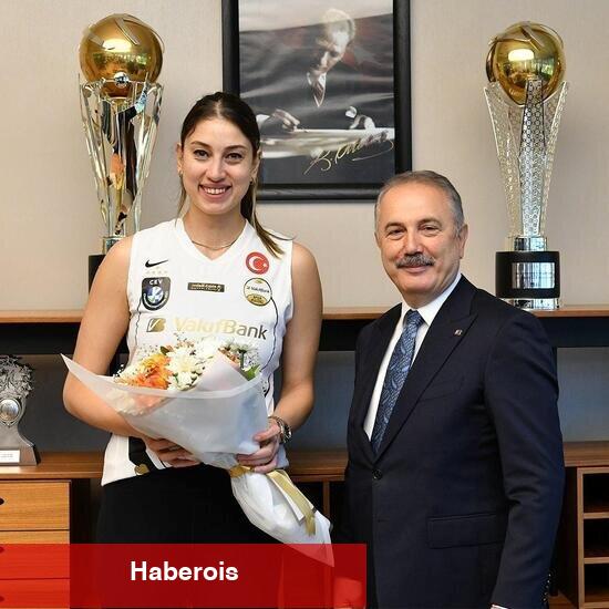 VakıfBank'ta Kübra Akman ile yollar ayrıldı