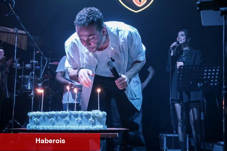 Yeni yaşına sahnede girdi