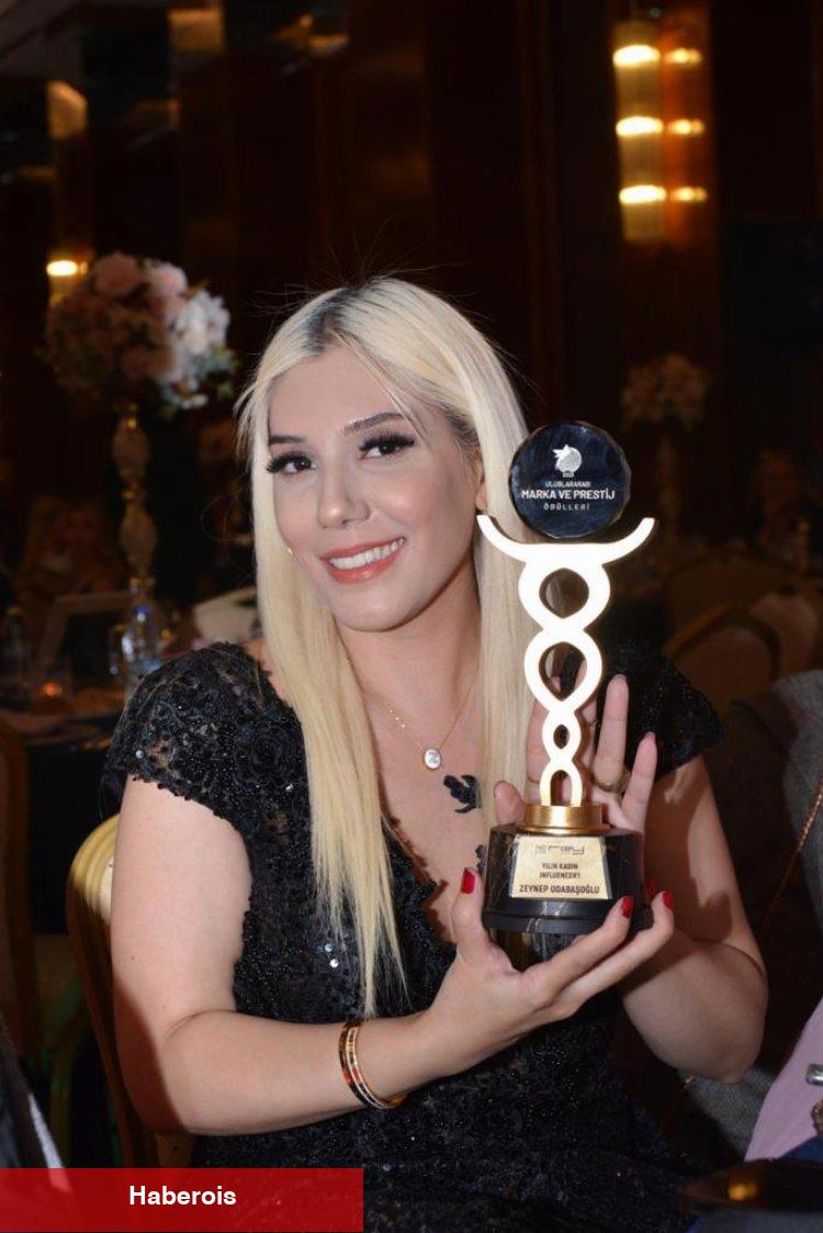 Zeynep Odabaşoğlu'na 'Yılın Kadın Influencer' ödülü