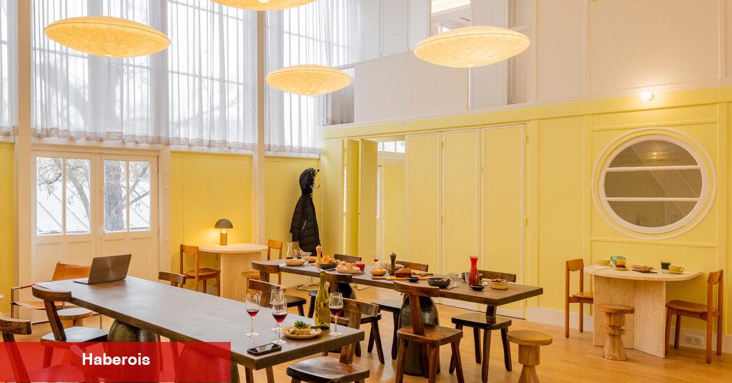 19. Yüzyıl Sanatçı Stüdyosunda Güneşli Bir Paris Kafesi