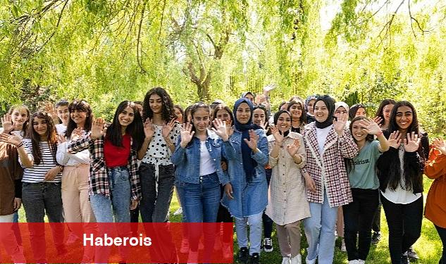 Aydın Doğan Vakfı başarılı kız öğrencileri İstanbul'da ağırlıyor - Haberois Aydın Doğan Vakfı başarılı kız öğrencileri İstanbul'da ağırlıyor
