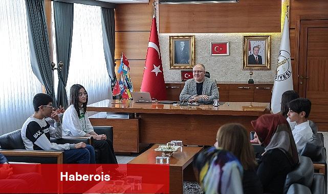Başkan Bilgin LGS Birincilerini Misafir Etti - Haberois Başkan Bilgin LGS Birincilerini Misafir Etti
