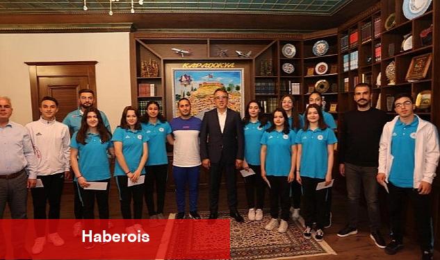 Başkan Savran Başarılı Sporcuları Ödüllendirdi - Haberois Başkan Savran Başarılı Sporcuları Ödüllendirdi