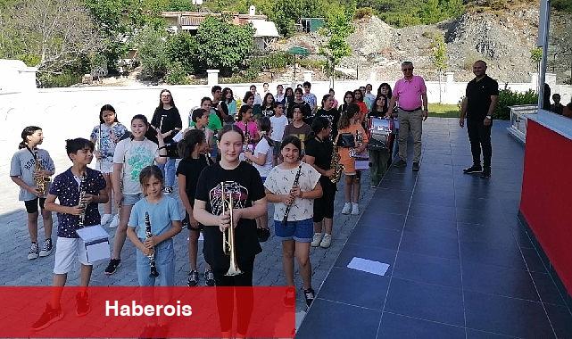 Başkan Topaloğlu'ndan Cumhuriyet Bandosu'na ziyaret - Haberois Başkan Topaloğlu'ndan Cumhuriyet Bandosu'na ziyaret
