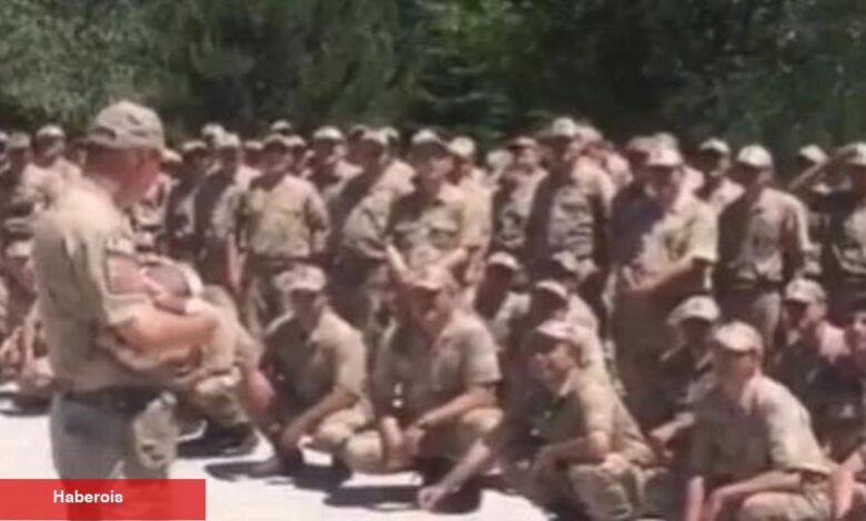 Bebeğini uyutmaya çalışan kumandana taburundan destek! Daima birlikte ninni söylediler - Haberois Bebeğini uyutmaya çalışan kumandana taburundan destek! Daima birlikte ninni söylediler