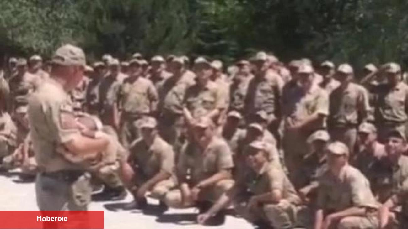 Bebeğini uyutmaya çalışan kumandana taburundan destek! Daima birlikte ninni söylediler