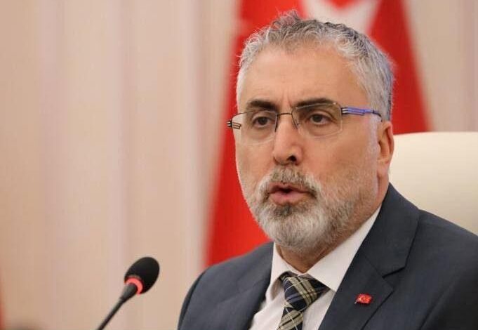 Çalışma Bakanı ‘Memur Maaşı Net 22 Bin’ dedi, Sendikalardan ’35-40 Bin’ Çağrısı! - Haberois Çalışma Bakanı ‘Memur Maaşı Net 22 Bin’ dedi, Sendikalardan ’35-40 Bin’ Çağrısı!
