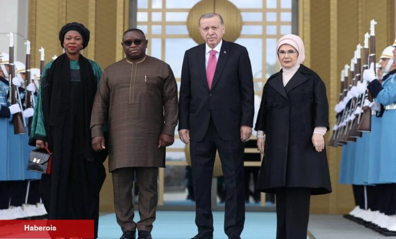Cumhurbaşkanı Erdoğan ile eşi Emine Erdoğan Sierra Leone Cumhurbaşkanı Bio ve eşi ile görüştü - Haberois Cumhurbaşkanı Erdoğan ile eşi Emine Erdoğan Sierra Leone Cumhurbaşkanı Bio ve eşi ile görüştü