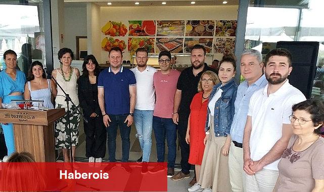 ÇYDD'DEN Başkan devecilere teşekkür plaketi - Haberois ÇYDD'DEN Başkan devecilere teşekkür plaketi