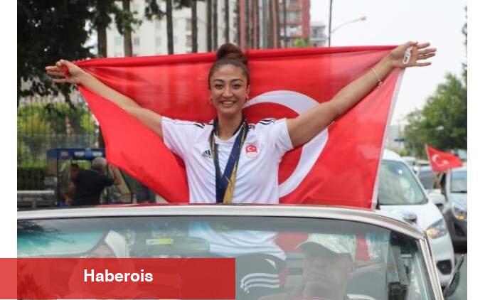 Dünya şampiyonu Nafia, çocukluk hayalini gerçekleştirdi