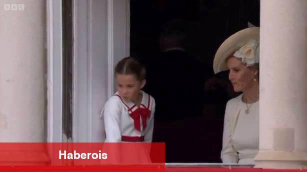 Edinburgh Düşesi Sophie Kral'ın geçit merasiminde Prenses Charlotte'ı azarladı!
