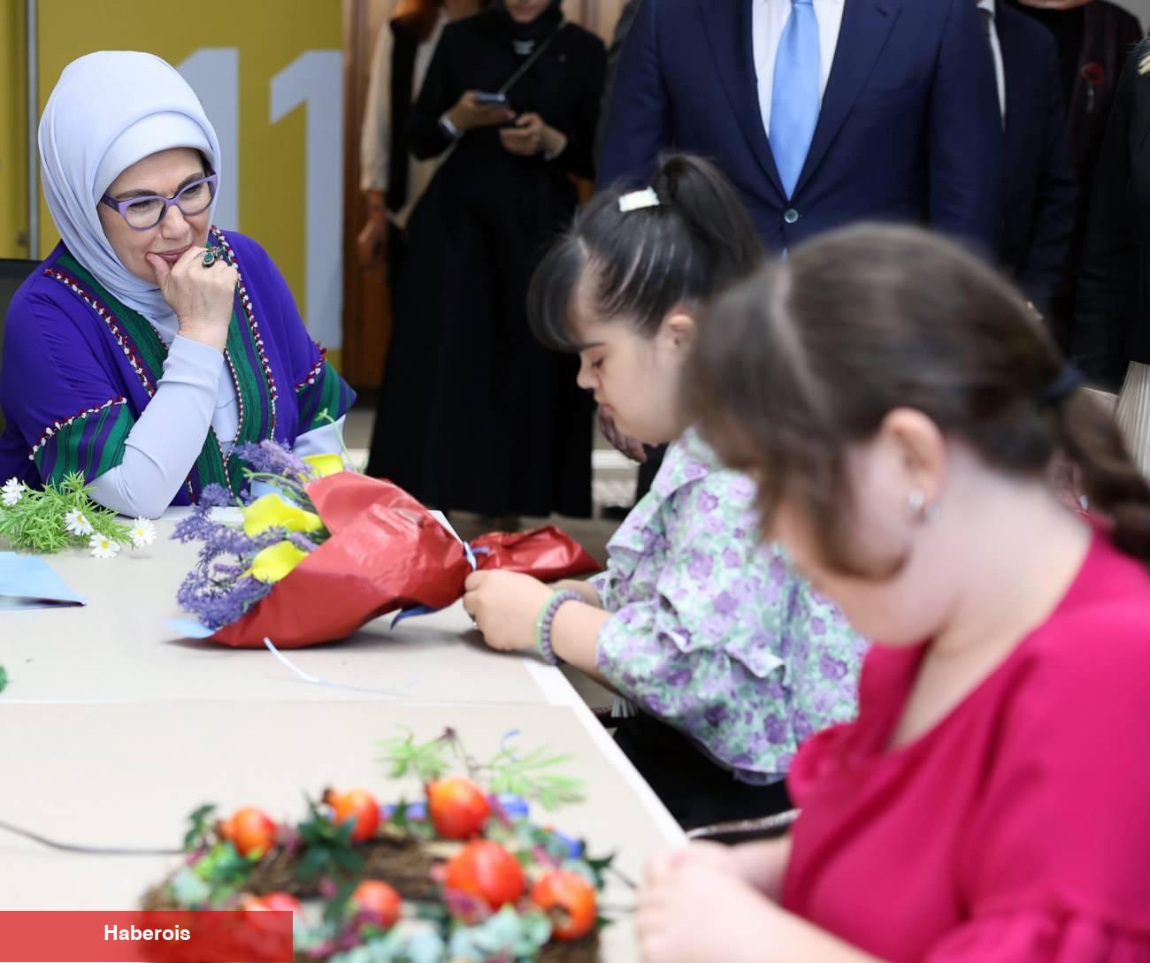 Emine Erdoğan Mehriban Aliyeva ile Bakü İçerişehir'i ziyaret etti