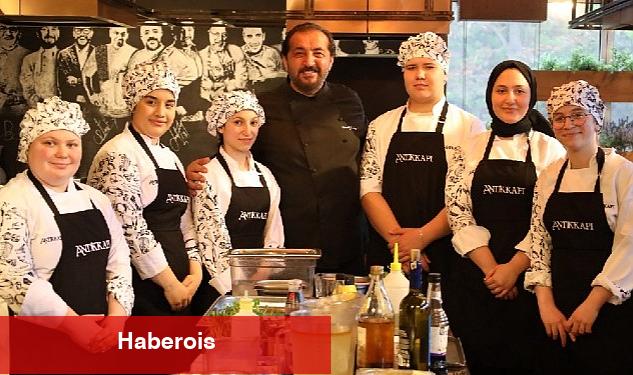 Geleceğin şeflerine ünlü şeflerden eğitim - Haberois Geleceğin şeflerine ünlü şeflerden eğitim