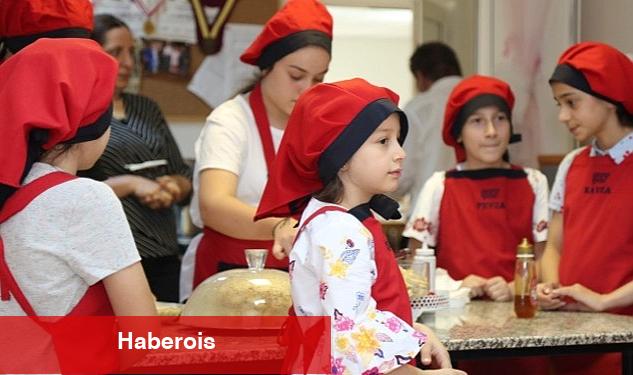 Gölcük Belediyesi'nden Gençlere Yönelik Pastacılık Kursu - Haberois Gölcük Belediyesi'nden Gençlere Yönelik Pastacılık Kursu