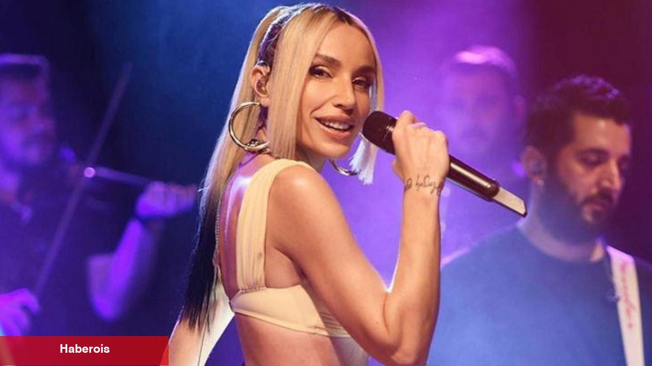 Gülşen yeniden sahne kıyafetiyle gündem oldu! Büsbütün transparan!