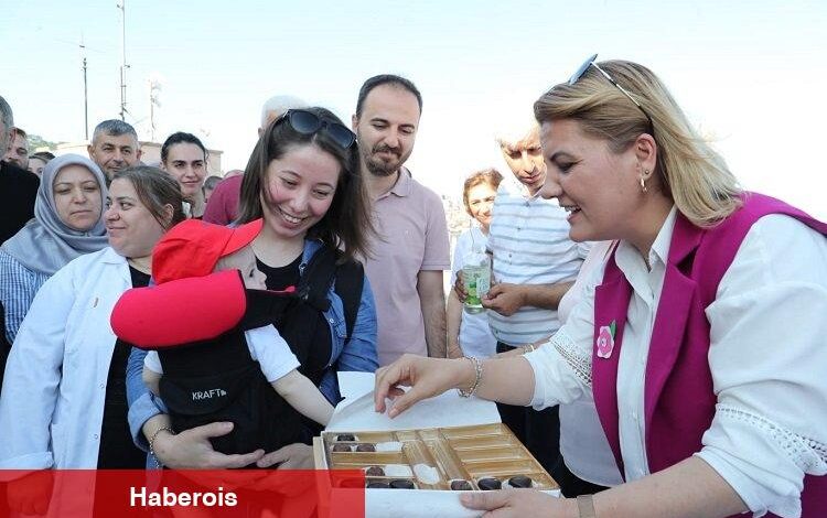 İzmit Belediyesi'nde erken bayramlaşma - Haberois İzmit Belediyesi'nde erken bayramlaşma