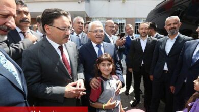 Kayseri protokolü karne sevincine ortak oldu