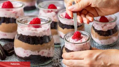 Konutta frambuazlı Oreo tatlısı tarifi! Fırın kullanmadan frambuazlı Oreo tatlısı nasıl yapılır