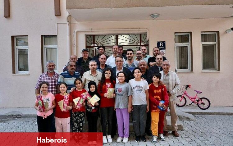 Mehmet Savran'dan 15 Temmuz mahallesine ziyaret - Haberois Mehmet Savran'dan 15 Temmuz mahallesine ziyaret