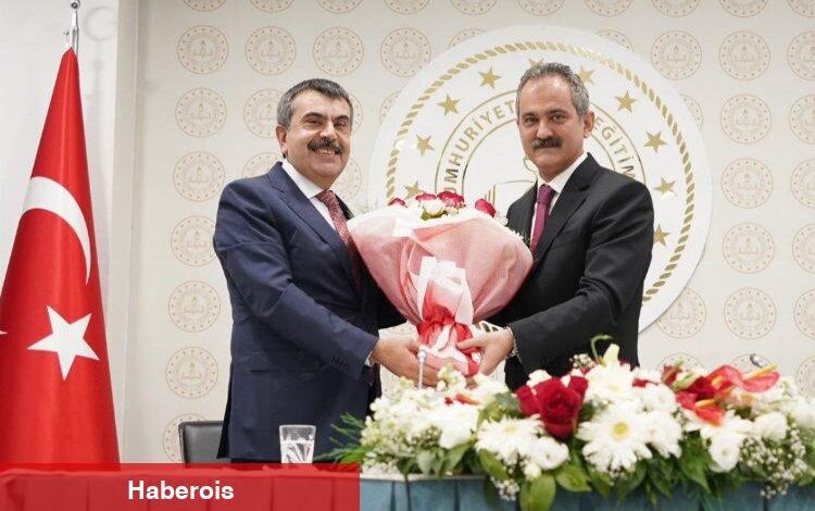 Milli Eğitim, Adalet, Ticaret ve Tarım'da devir teslimler tamamlandı - Haberois Milli Eğitim, Adalet, Ticaret ve Tarım'da devir teslimler tamamlandı
