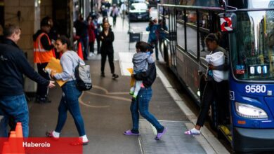 New York'un Sığınakları Doluydu. Şimdi Dikiş Yerlerinden Patlıyorlar.