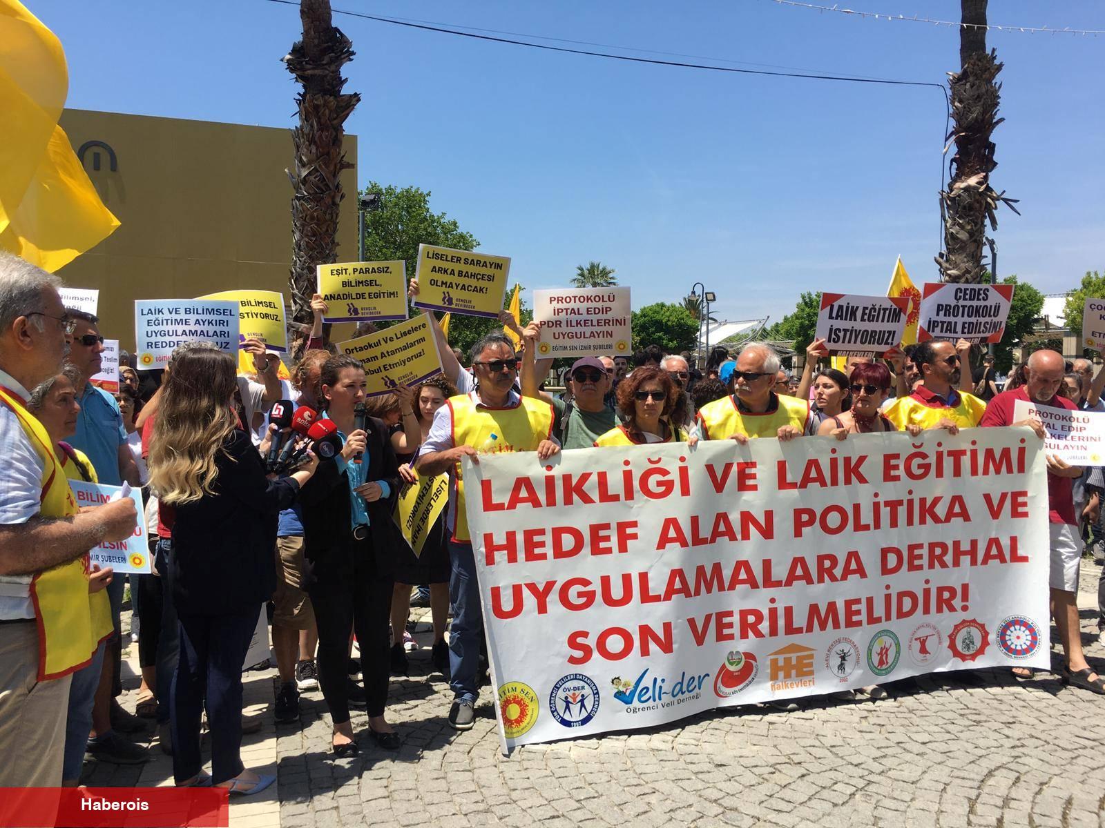 Okullarda İmam Görevlendirmesi Uygulaması İzmir’de Protesto Edildi!