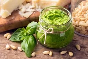 Pesto sos ile makarna ve salatalarınızı renklendirin! - Haberois Pesto sos ile makarna ve salatalarınızı renklendirin!