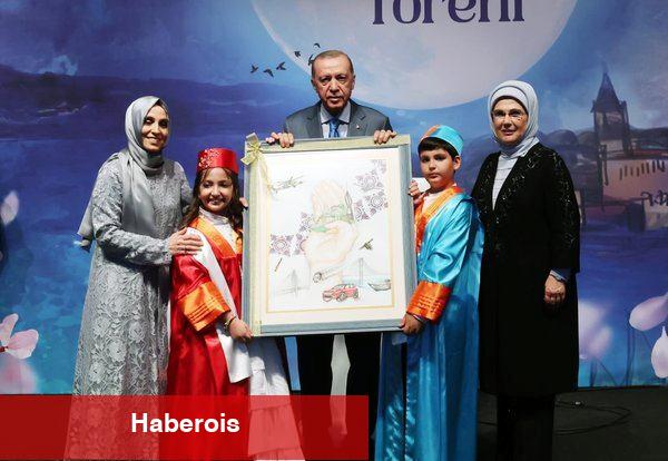 Recep Tayyip Erdoğan ve eşi Emine Erdoğan torununun mezuniyet merasimine katıldı!
