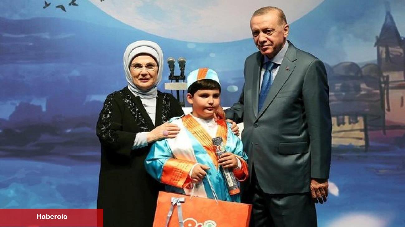 Recep Tayyip Erdoğan ve eşi Emine Erdoğan torununun mezuniyet merasimine katıldı!