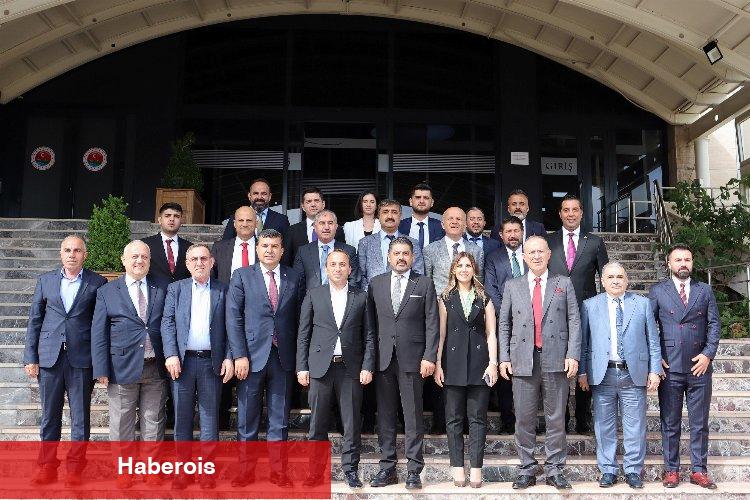 TÜRKONFED Şırnak'tan özgürlükçü yeni anayasa çağrısı yaptı