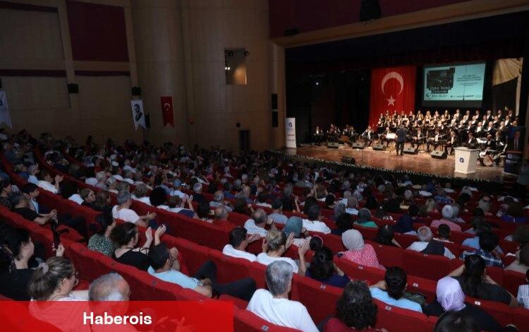 “Türkü Türkü Türkiye’m” konseri coşturdu - Haberois “Türkü Türkü Türkiye’m” konseri coşturdu