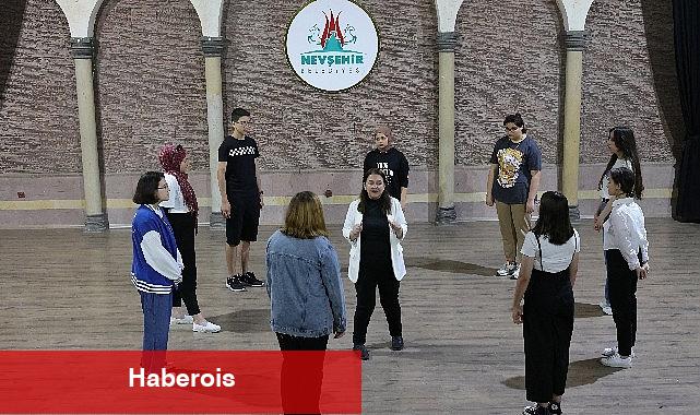 Yaratıcı drama ve tiyatro kursu başladı - Haberois Yaratıcı drama ve tiyatro kursu başladı