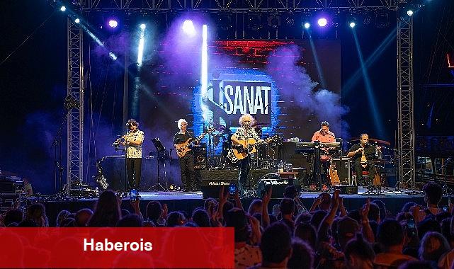 Yeni Türkü İş Sanat Çarşamba Sahnesi'nde Marmaris'i Salladı - Haberois Yeni Türkü İş Sanat Çarşamba Sahnesi'nde Marmaris'i Salladı