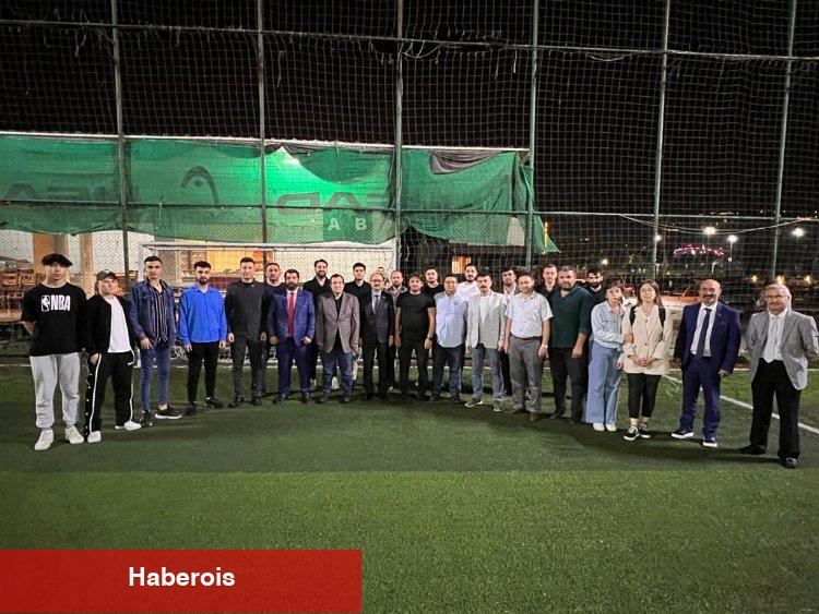 Yolcu ile Dost Meclisi'nde sohbet dolu buluşma