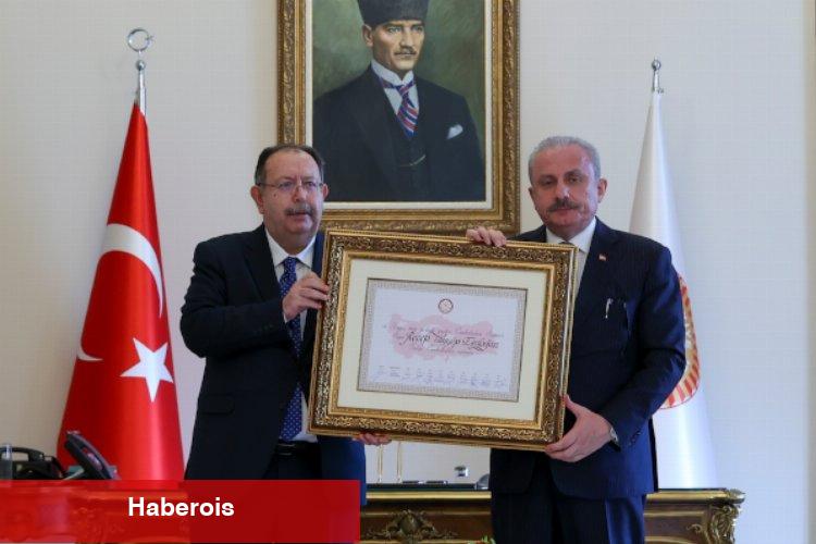 YSK, Erdoğan'ın mazbatasını Şentop'a takdim etti