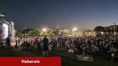 Aydın Büyükşehir Belediyesi'nin düzenlediği açık hava sinemalarına vatandaşlardan yoğun ilgi