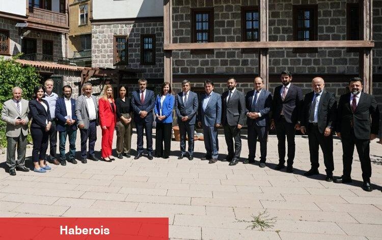 Bakan Tekin 'Anadolu' yayıncılarıyla buluştu - Haberois Bakan Tekin 'Anadolu' yayıncılarıyla buluştu