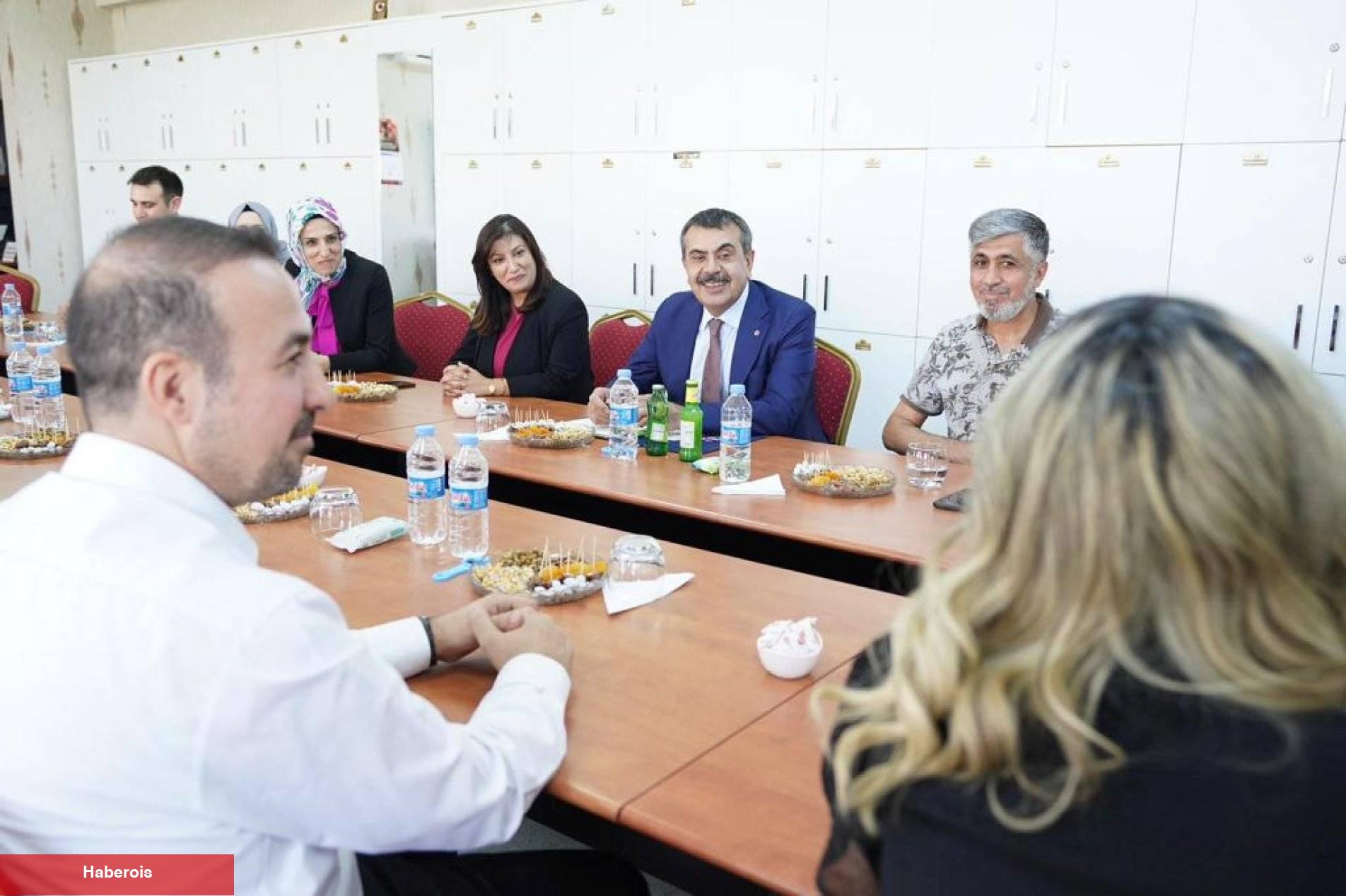 Bakan Tekin Başkanlığında Elazığ İl Eğitim Değerlendirme Toplantısı Yapıldı - Haberois Bakan Tekin Başkanlığında Elazığ İl Eğitim Değerlendirme Toplantısı Yapıldı