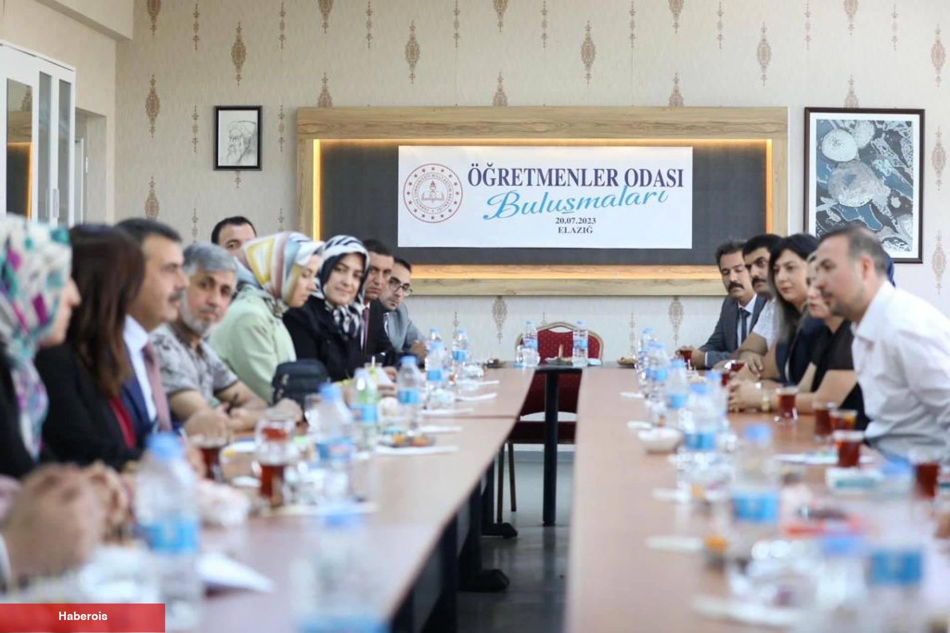 Bakan Tekin Başkanlığında Elazığ İl Eğitim Değerlendirme Toplantısı Yapıldı - Haberois Bakan Tekin Başkanlığında Elazığ İl Eğitim Değerlendirme Toplantısı Yapıldı