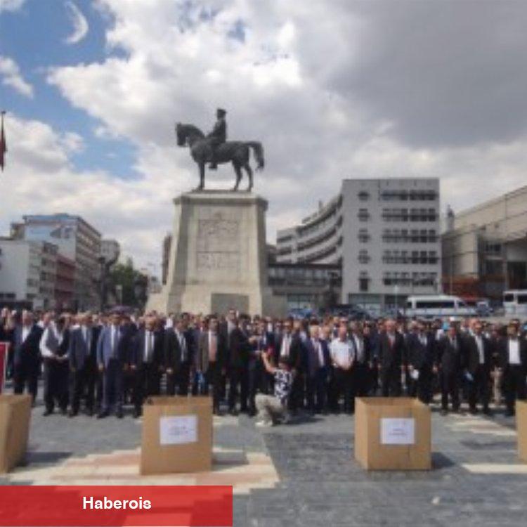 Bakanlık müfettişlerinden siyah çelenk!