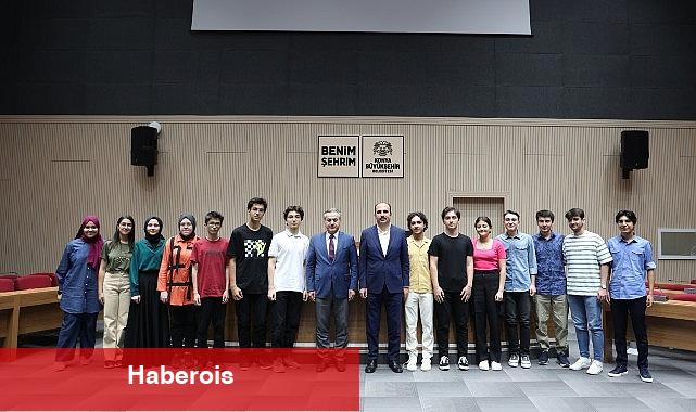 Başkan Altay YKS'de İlk 100'e Giren Konyalı Öğrencilerle Bir Araya Geldi - Haberois Başkan Altay YKS'de İlk 100'e Giren Konyalı Öğrencilerle Bir Araya Geldi