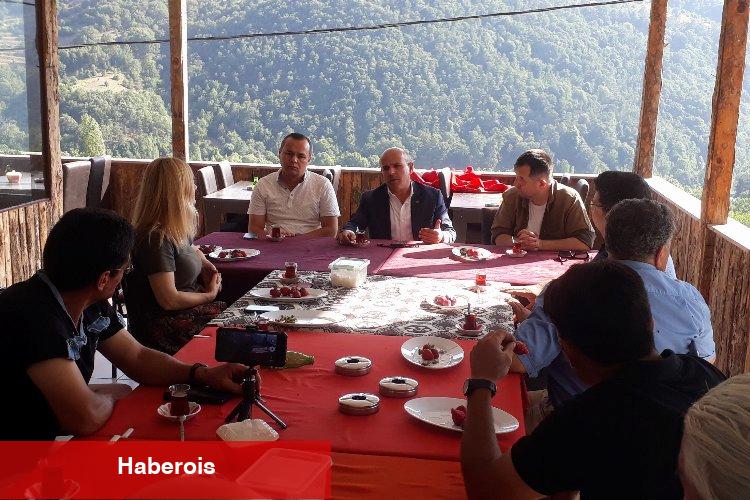Bursa Büyükorhan 'Dost Meclisi'ne konuk oldu